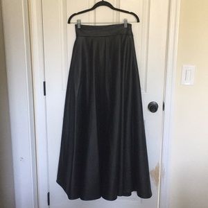 faux-leather maxi skirt with pockets